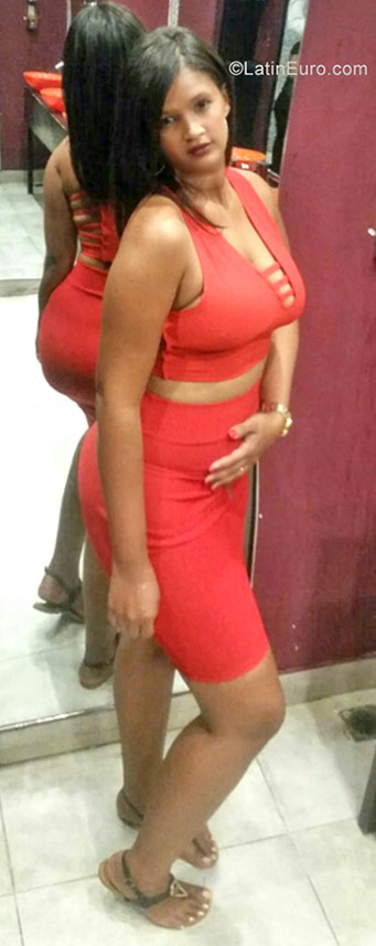 Date this sensual Dominican Republic girl Melissa from Puerto Plata DO30615