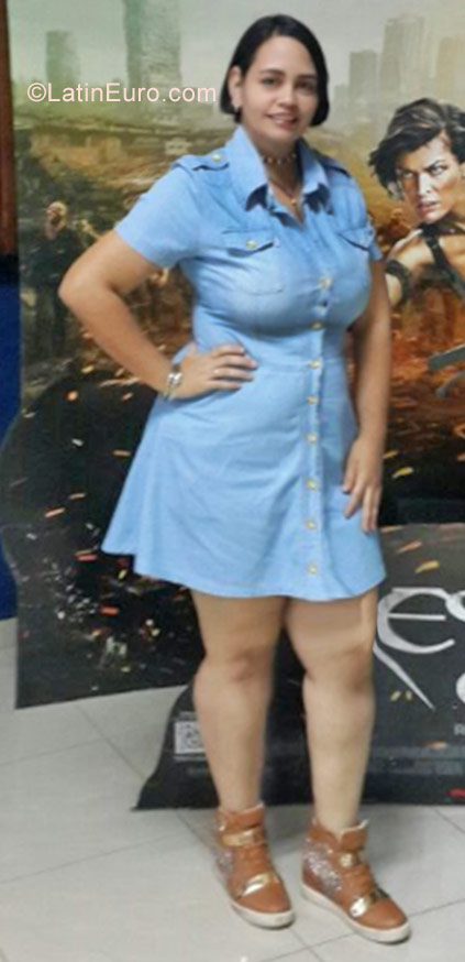 Date this athletic Venezuela girl Andrea from Maracay VE1067