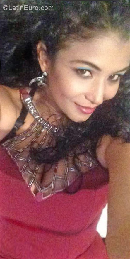 Date this pretty Colombia girl Magie from Neiva CO22697