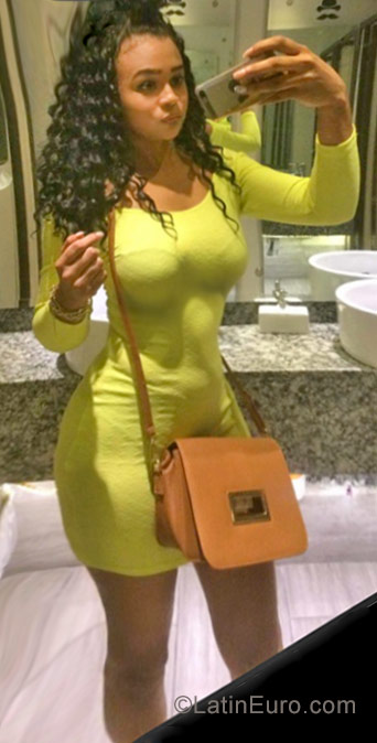 Date this attractive Dominican Republic girl Scarlett from Santiago DO30669