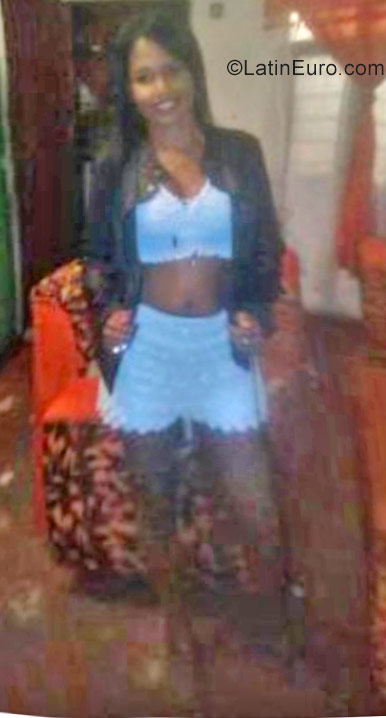 Date this beautiful Colombia girl Ana from Cali CO22748