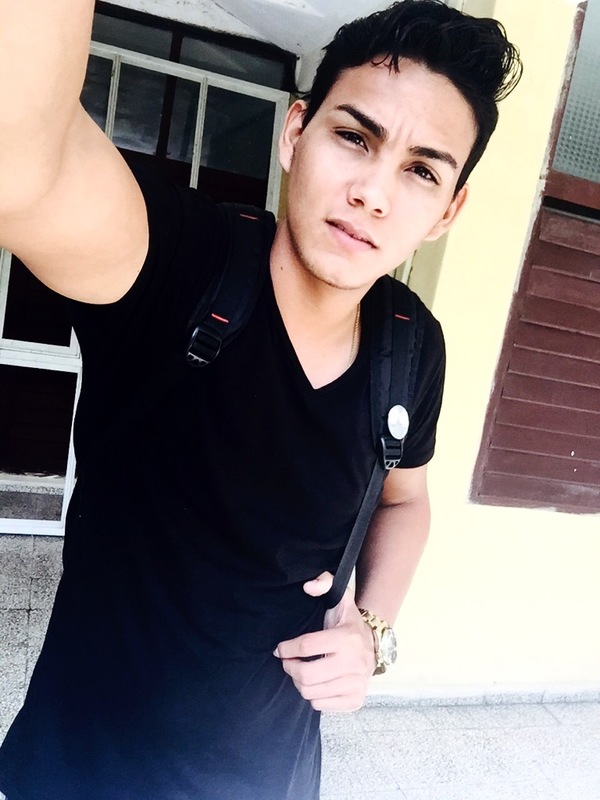 Date this funny Cuba man Humberto Saladr from Camagüey CU163