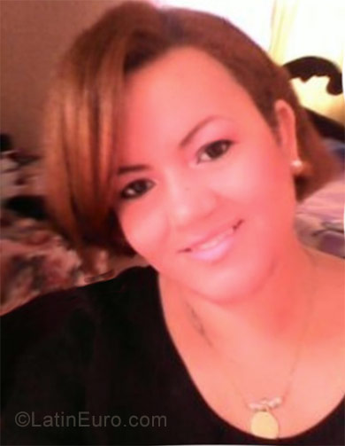 Date this funny Dominican Republic girl Crismell from Santo Domingo DO30769