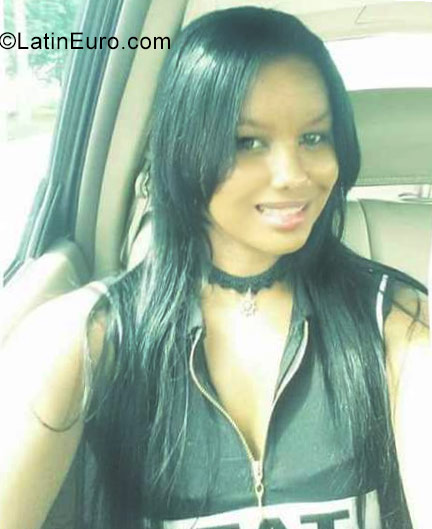Date this happy Dominican Republic girl Jenifer from Santo Domingo DO30799