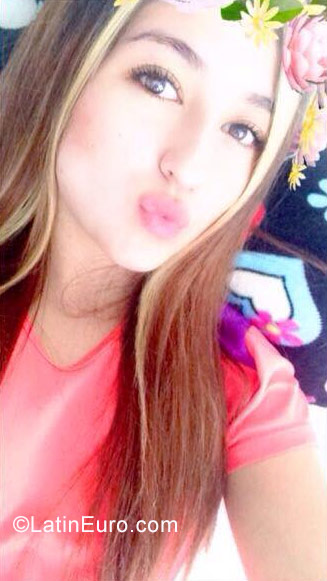 Date this stunning Colombia girl Katherin from Medellín CO22810