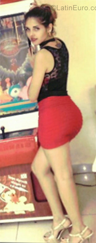 Date this stunning Cuba girl Liliana from Havana CU175