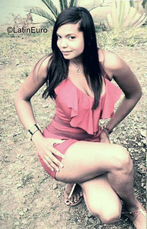 Date this delightful Dominican Republic girl Estefani from La Vega DO30858