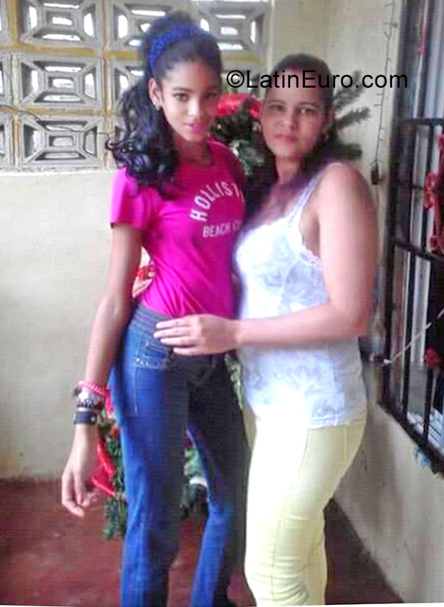 Date this passionate Dominican Republic girl Nayer from Santiago DO30880
