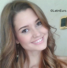Date this nice looking Venezuela girl Valeria from Caracas VE1148