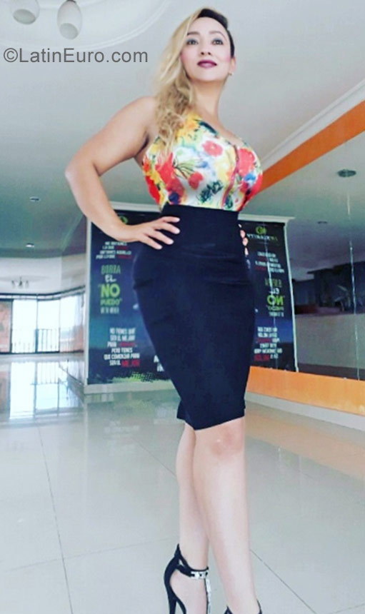 Date this athletic Colombia girl Adriana from Pereira CO22887
