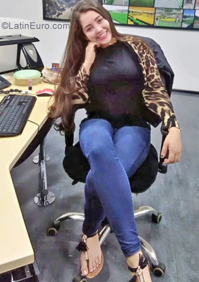 Date this sensual Colombia girl Liseth from Bogota CO22894