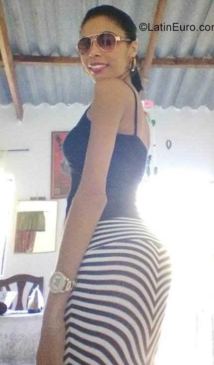 Date this voluptuous Colombia girl Vanessa from Santa Marta CO22896