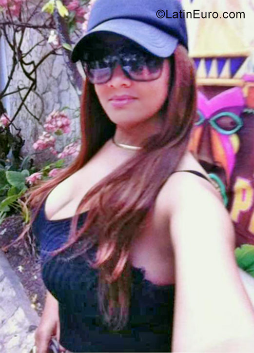 Date this passionate Dominican Republic girl Maria from La Romana DO30925