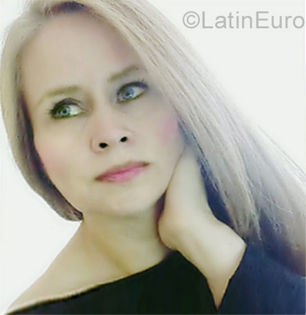 Date this happy Colombia girl RGB from Bogota CO22911