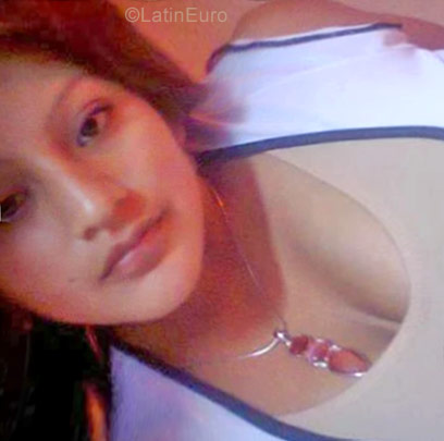 Date this good-looking Peru girl Dina from Huancayo PE1182