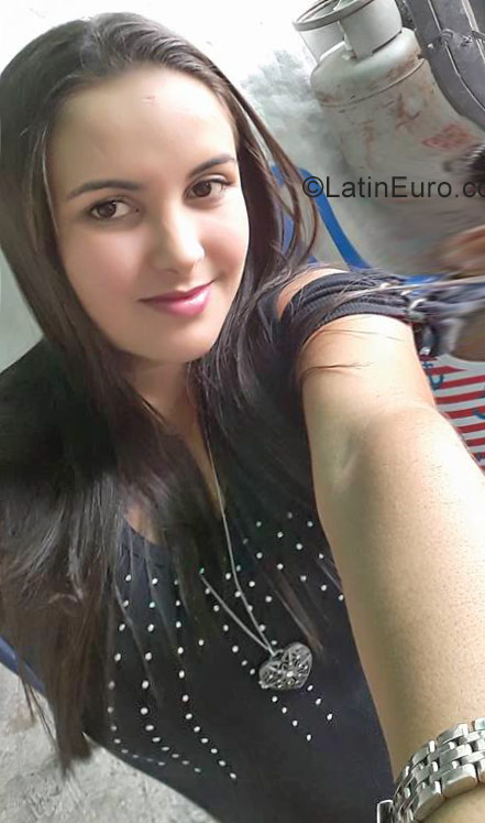 Date this athletic Venezuela girl Laura from Barinas VE1175