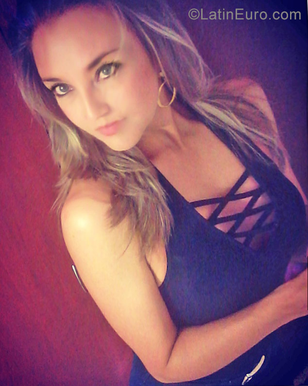 Date this hot Colombia girl Marcela from Bogota CO22922
