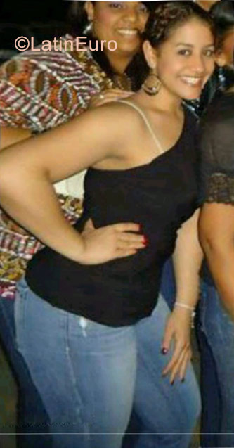 Date this foxy Dominican Republic girl Claud from LV DO30935