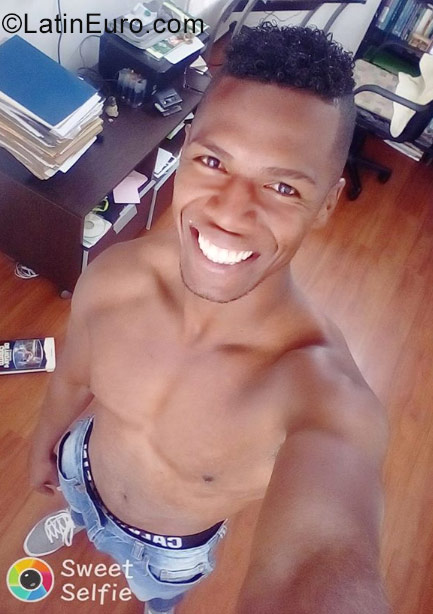 Date this hot Colombia man Fabian from Cali CO22931