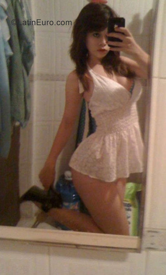 Date this nice looking Dominican Republic girl Elaine from La Romana DO34628
