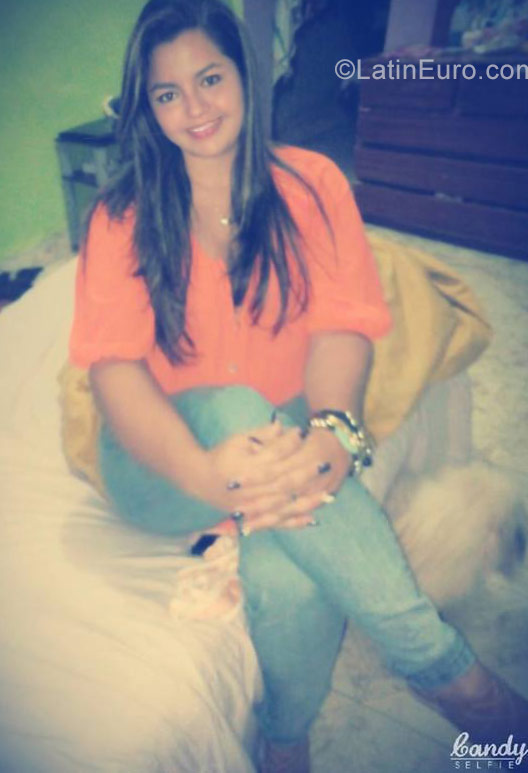 Date this hot Colombia girl Maria from Bogota CO22937