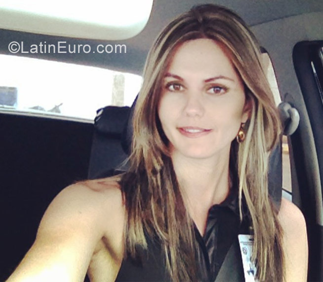 Date this happy Venezuela girl Angelica from Bolivar VE1209