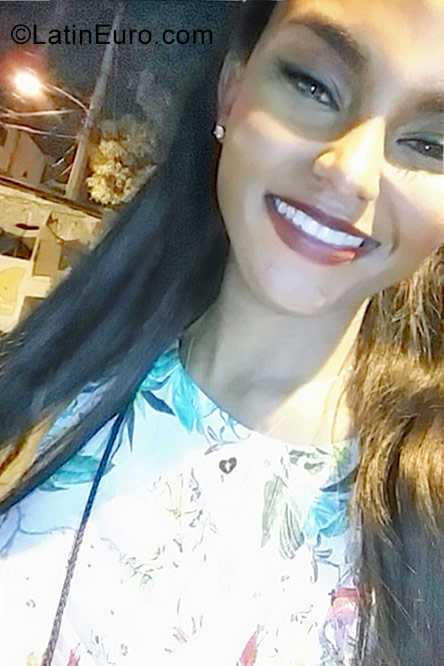 Date this attractive Dominican Republic girl Yuliany from Santo Domingo DO30990