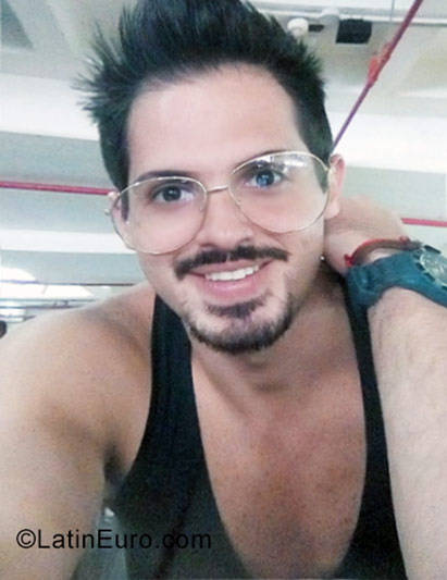 Date this sensual Venezuela man Randy from Caracas VE1217