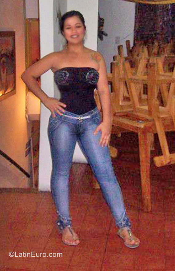 Date this sensual Colombia girl Monica from Medellin CO22996