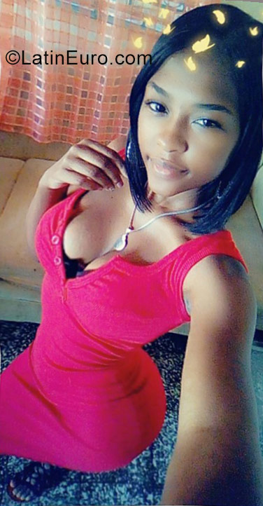 Date this pretty Dominican Republic girl Yovanna from Santo Domingo DO31022
