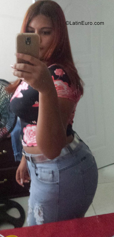 Date this fun Dominican Republic girl Ivelisse from Santiago DO31114