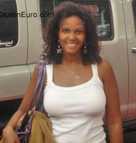 Date this lovely Brazil girl Sharon from Rio De Janeiro BR10496