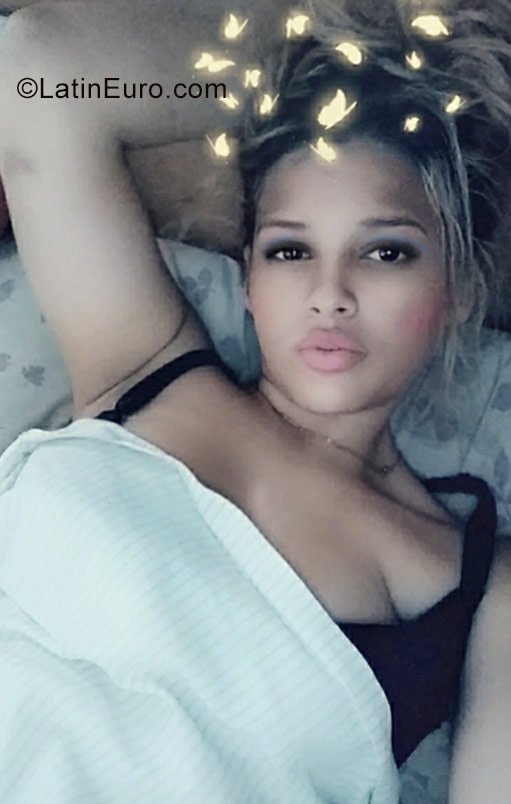 Date this exotic Dominican Republic girl Omara from Santo Domingo DO31119