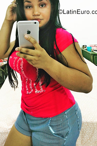 Date this funny Dominican Republic girl Amanda from Santo Domingo DO31134