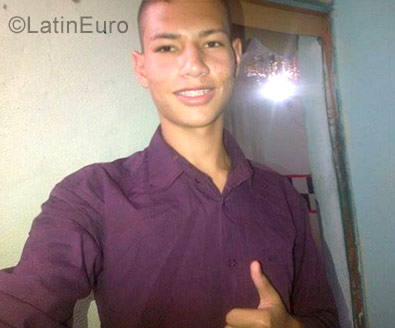 Date this lovely Venezuela man Carlos from Cumana VE1253