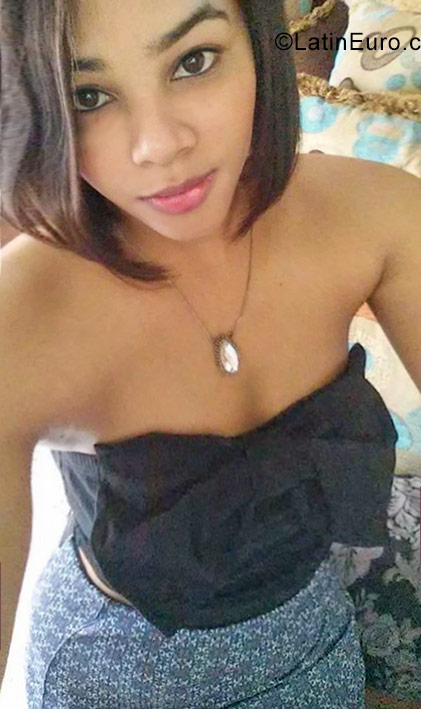 Date this voluptuous Dominican Republic girl Valeria from Santo Domingo DO31166