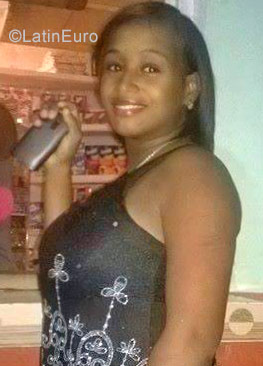 Date this tall Dominican Republic girl Rosa from Dajabon DO31168
