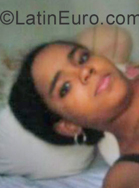 Date this pretty Colombia girl Vanessa from Cali CO23453