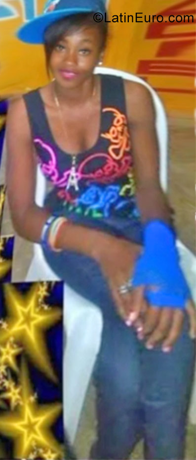 Date this cute Dominican Republic girl Gisselle from Santo Domingo DO31183