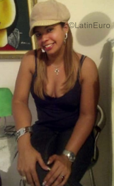 Date this hot Dominican Republic girl Carol from Santo Domingo DO31191