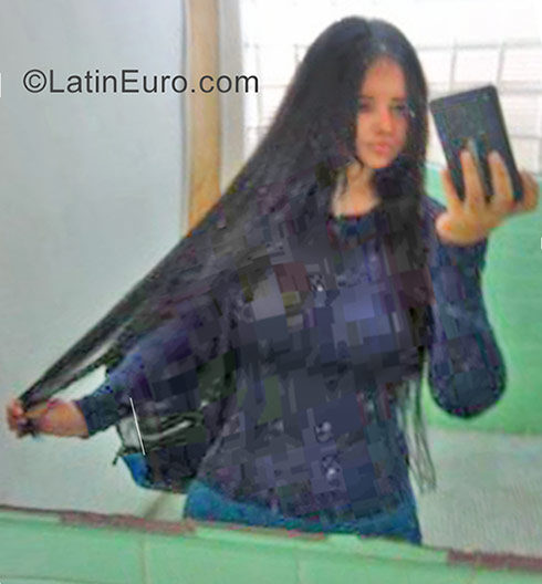 Date this cute Venezuela girl Francys from Caracas VE1257