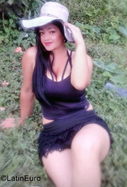 Date this lovely Colombia girl Maria from Bogota CO23107