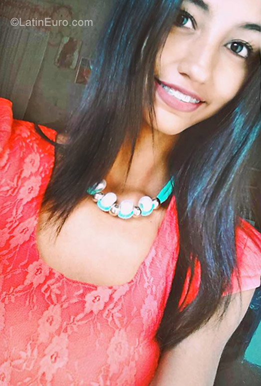 Date this fun Venezuela girl Esther from Maracay VE1264