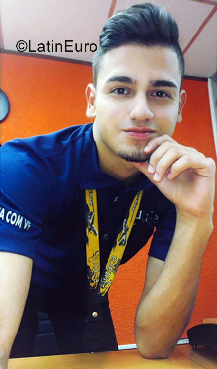 Date this stunning Venezuela man Victor from Caracas VE1265