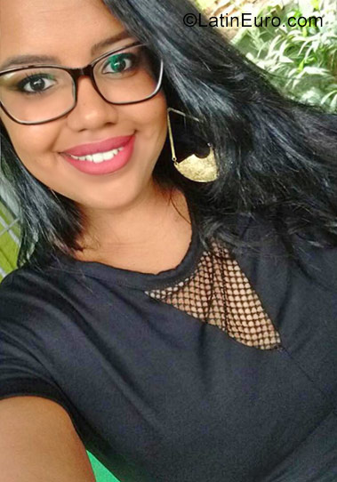 Date this hot Brazil girl Maisa from sao paulo BR10410