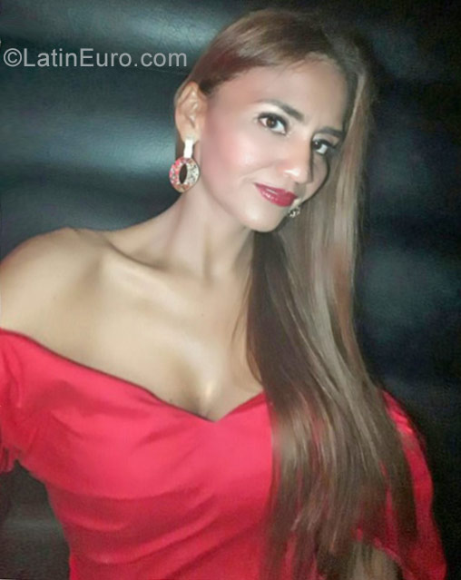 Date this athletic Colombia girl BERENICE from Sincelejo CO30825