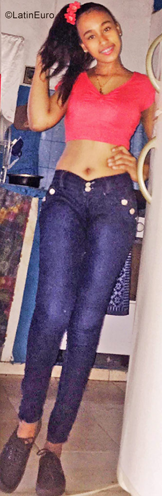 Date this athletic Dominican Republic girl Yridari from Bonao DO31258