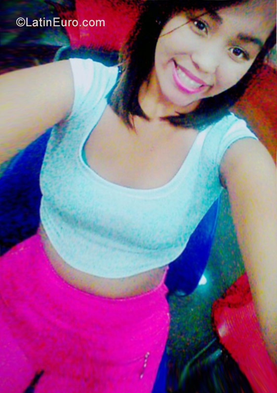 Date this good-looking Venezuela girl Alexandra from Cumana VE1280