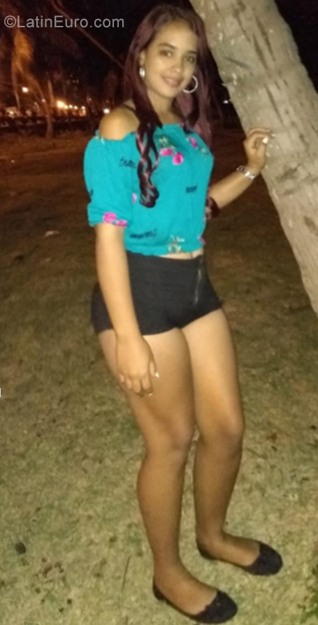 Date this sensual Dominican Republic girl YUDITH from Santo Domingo DO31275