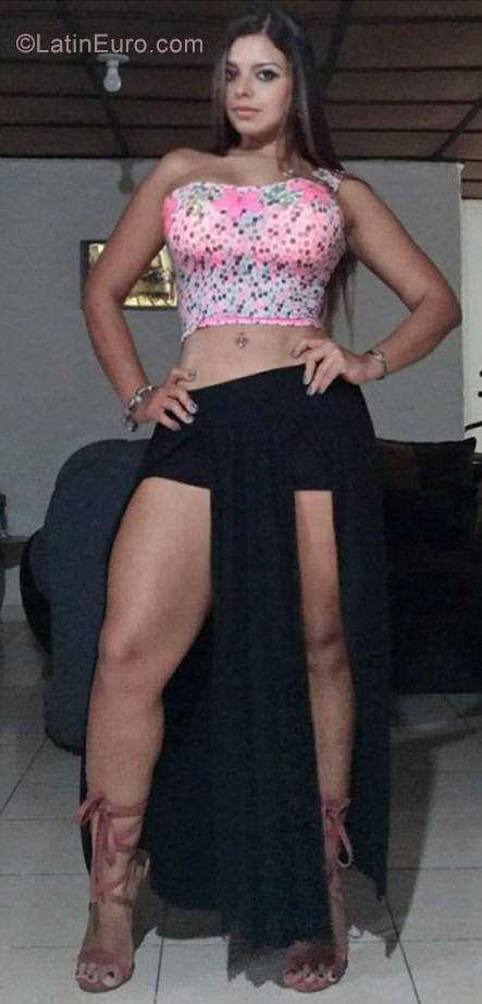 Date this fun Colombia girl Yuly from Cali CO25474
